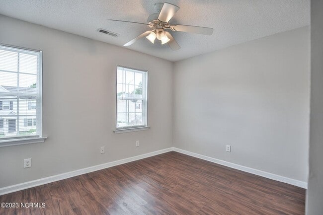 Building Photo - 4001 Banister Loop