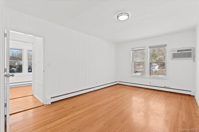 Building Photo - 300 Waccabuc Rd