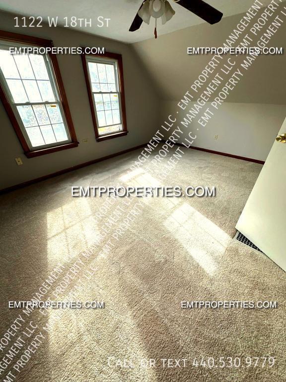 Building Photo - 1122 W 18th St