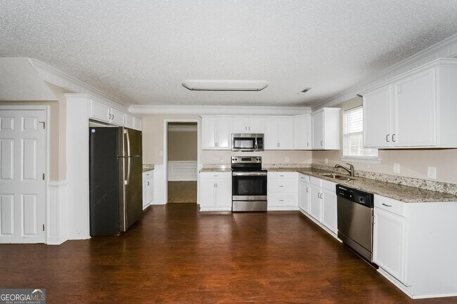 Building Photo - 301 Lyman Ct