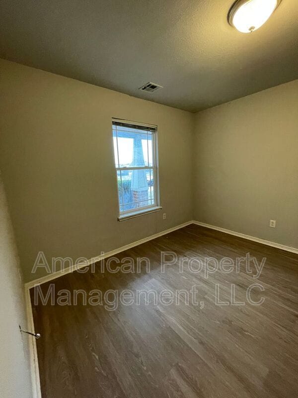 Building Photo - 11108 N 143rd E Ave