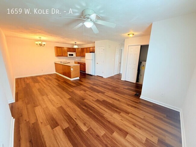 Building Photo - 1659 W Kole Dr