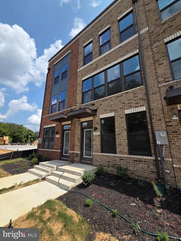 Building Photo - 2644 Naylor Rd SE
