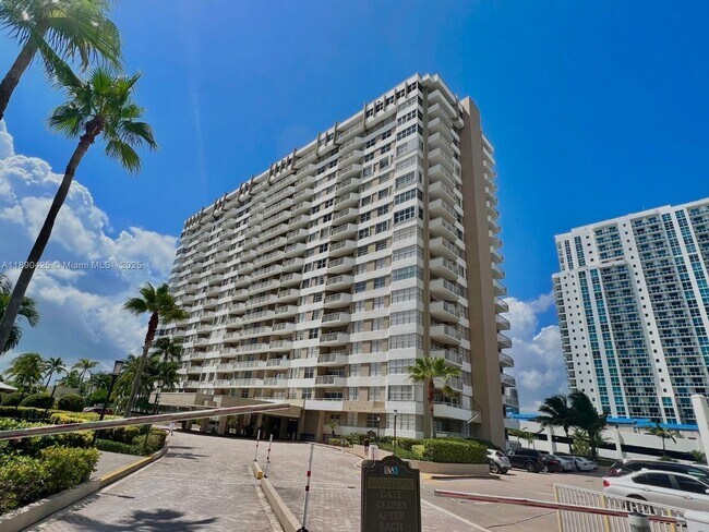 Building Photo - 1965 S Ocean Dr