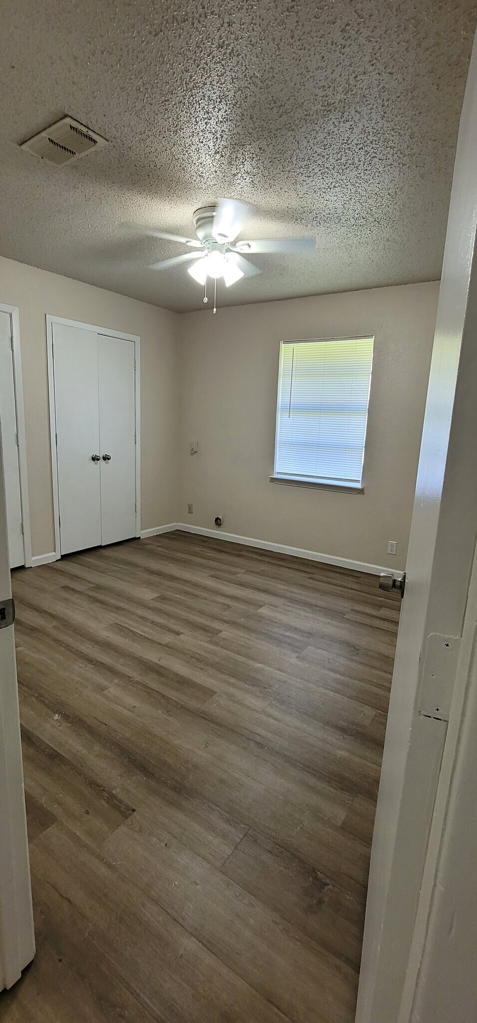 Building Photo - 728 N Main St