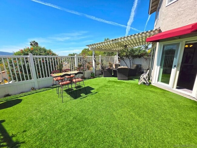 Building Photo - 341 Rolling Hills Ln