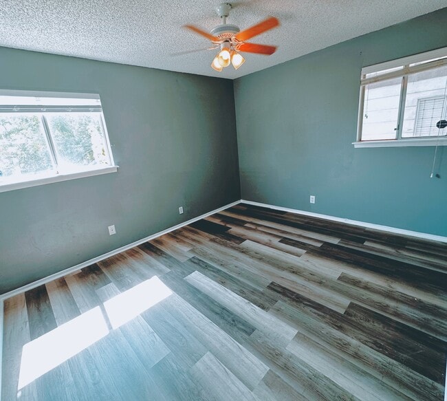 Building Photo - Willowrun B