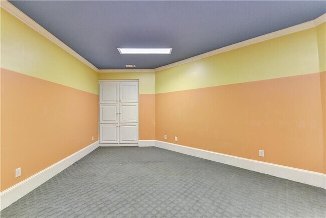 Building Photo - 10125 Brixton Pl