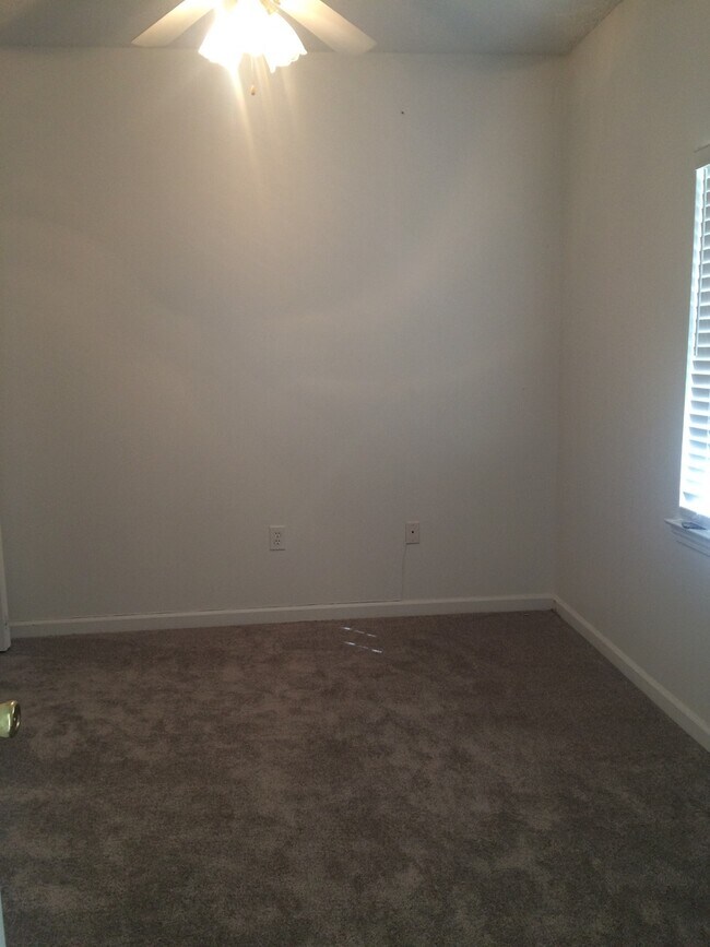 Building Photo - 2 Bed, 2 Bath Condo for Rent in Sweetwater