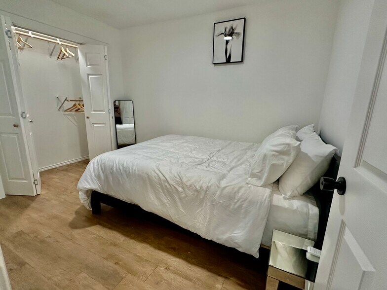 Building Photo - 115 Mist Flower Dr