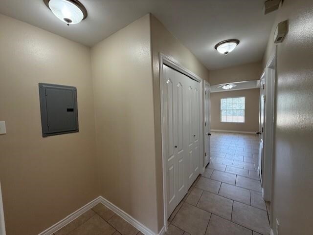 Building Photo - 2720 Camelot Dr