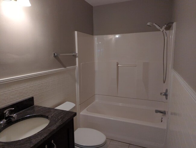 Building Photo - 3415 Hartford Dr