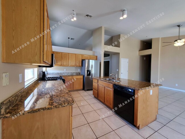 Building Photo - 3 BEDROOM WITH POOL NORTH SCOTTSDALE