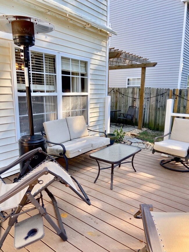 Building Photo - 3BD/2.5BA Home in Chicks Beach with Garage...