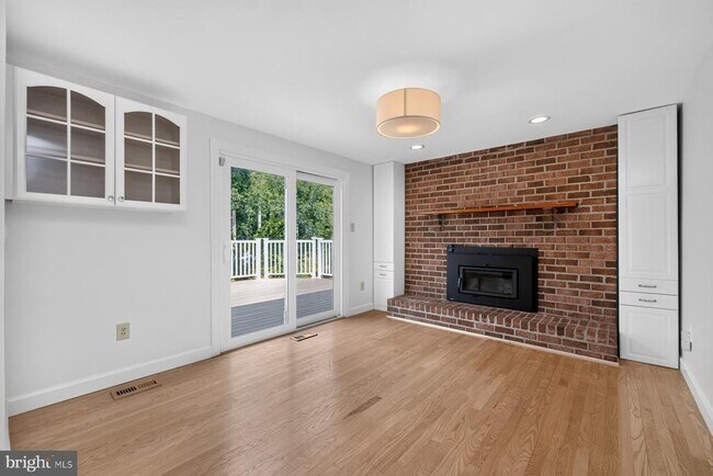 Building Photo - 4009 Shallow Brook Ln