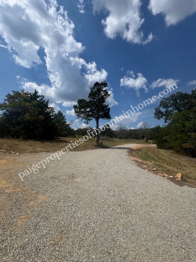 Building Photo - 133 CR 606