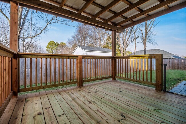 Building Photo - 350 W Kinniburgh Dr