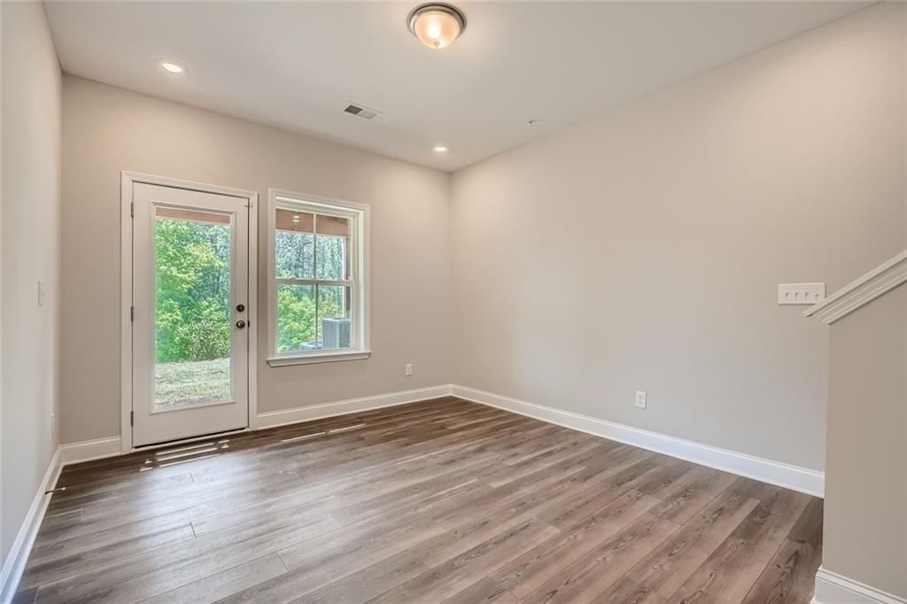 Building Photo - 461 Stagecoach Bnd SE