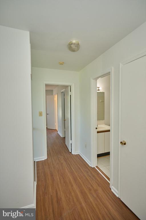 Building Photo - 46760 Hobblebush Terrace