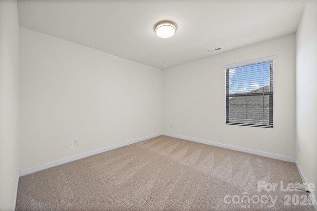 Building Photo - 5811 Fenway Dr