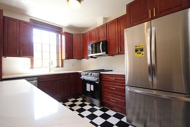 Building Photo - 126 Washington St