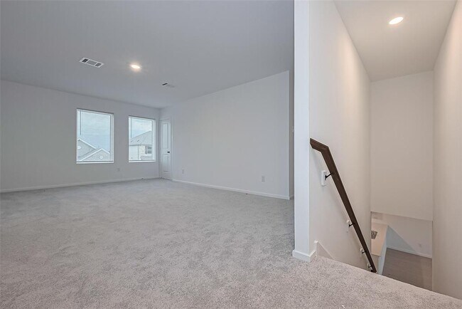Building Photo - 27615 Village Way Dr.