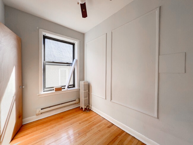 Building Photo - 1055 W George