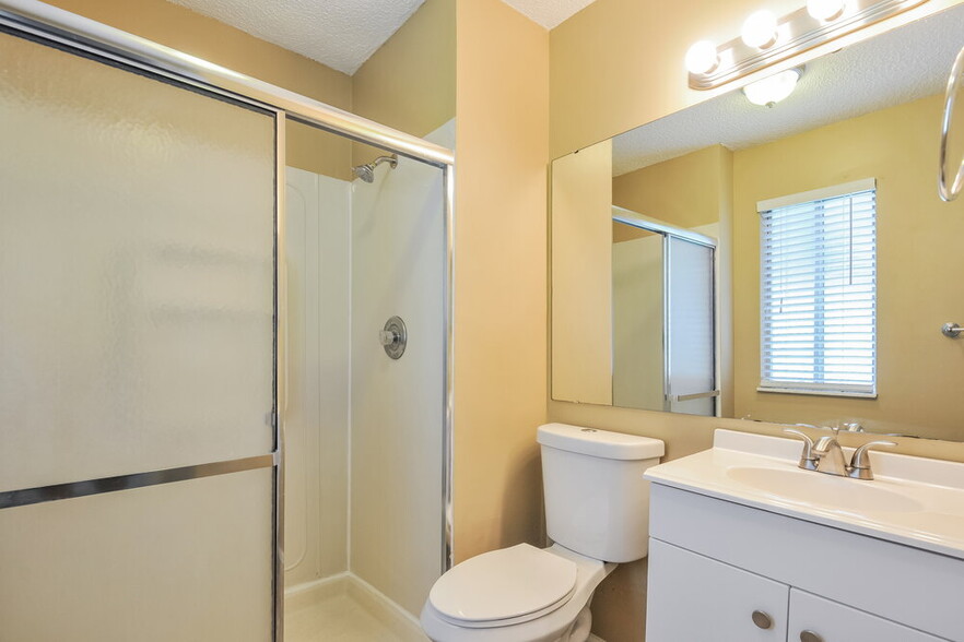 Building Photo - 6911 Candlewick Way