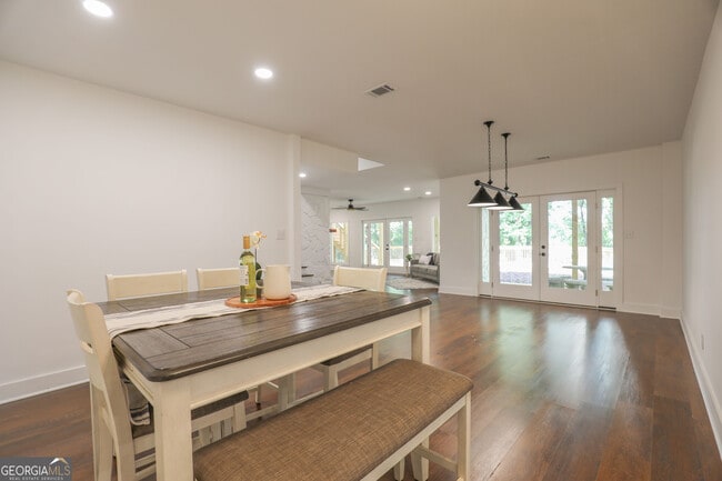 Building Photo - 212 Southland Dr