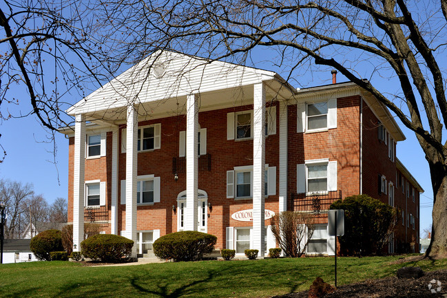 Building Photo - Colonial Arms