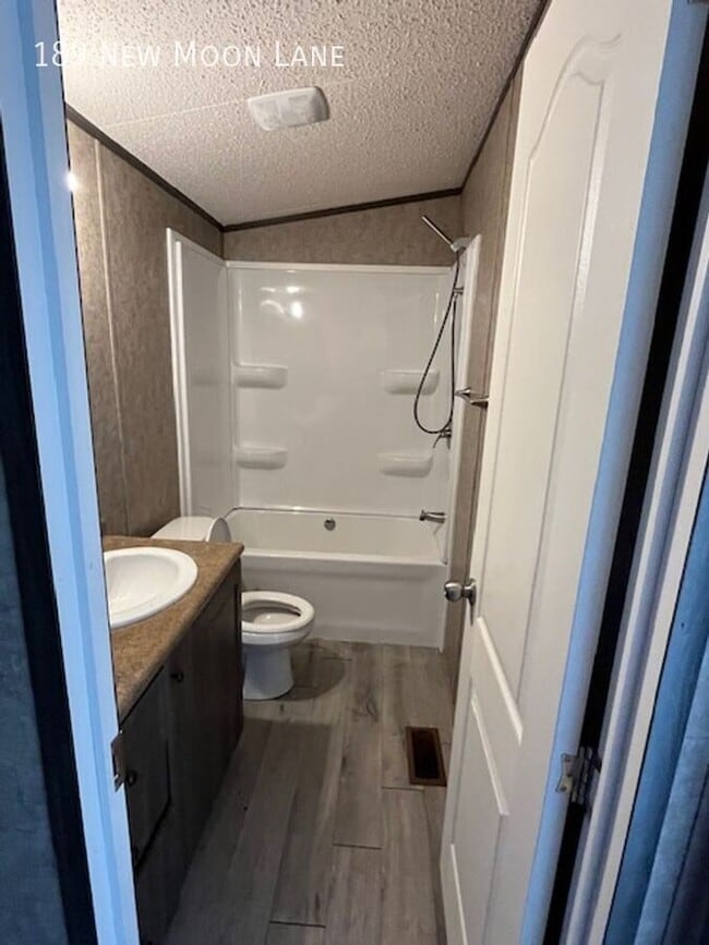 Building Photo - 189 New Moon Ln