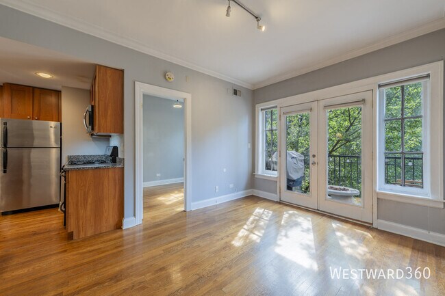 Building Photo - 4420 N Ashland Ave