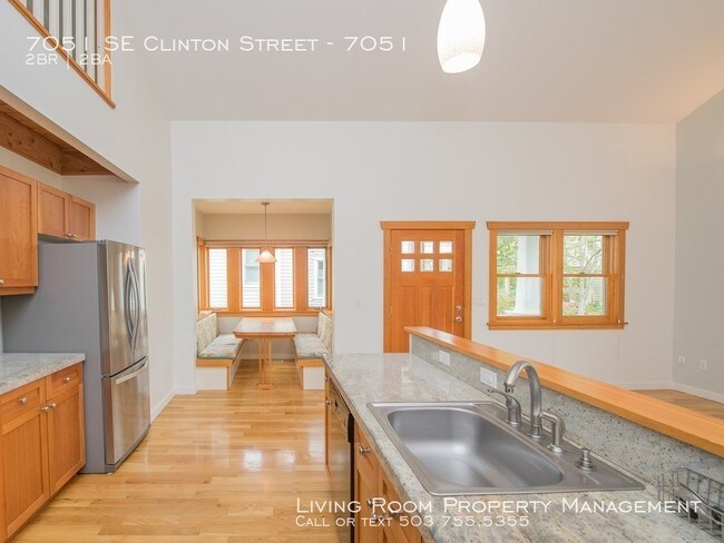 Building Photo - 7051 SE Clinton St