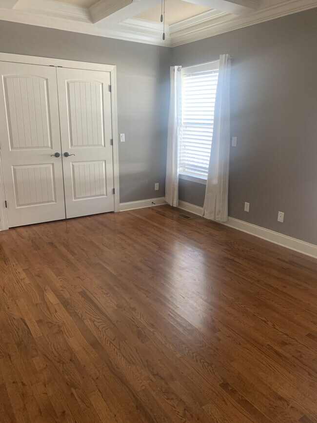 Building Photo - Seven Lakes Dr