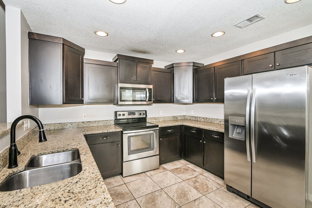 Building Photo - 2867 S Cherry Dr