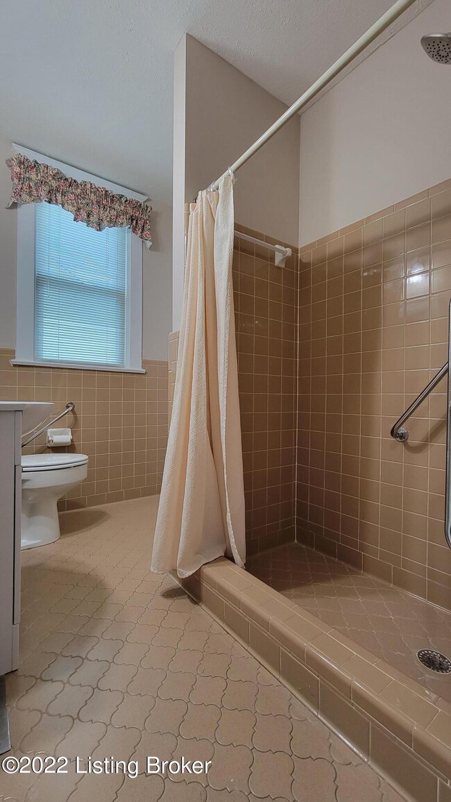 Building Photo - 3812 Taylorsville Rd