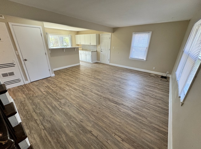 Building Photo - 4054 Larkspur Dr