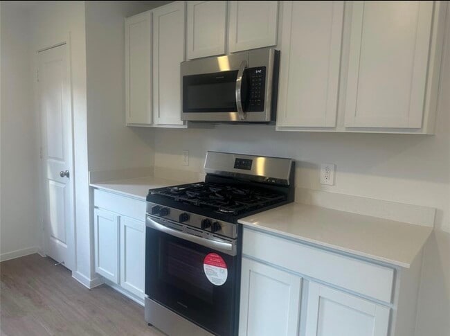 Building Photo - 2621 Castille Vly Pl