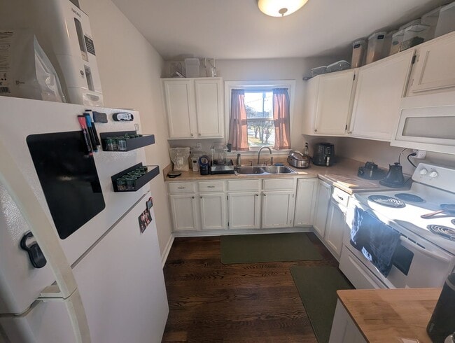 Building Photo - Call Sabrina Thomas for more information at 757-767-0767