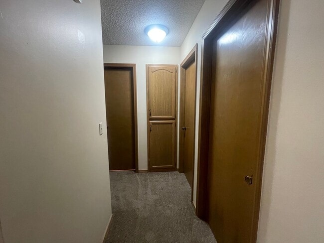 Building Photo - COMING SOON Cozy House 3 bed 2 bath 2 car ...
