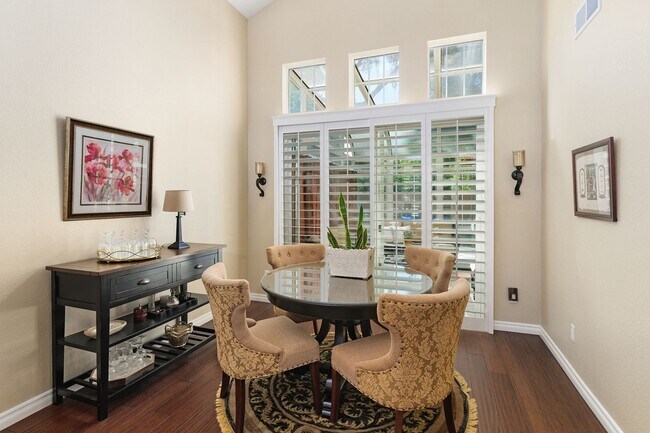 Building Photo - Meticulously Maintained Home in Temeku Hills, 4br/3ba, 3 Car Garage, 1981 sqft. + Enclosed Sunroo...