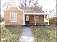 Building Photo - 920 S Elm St