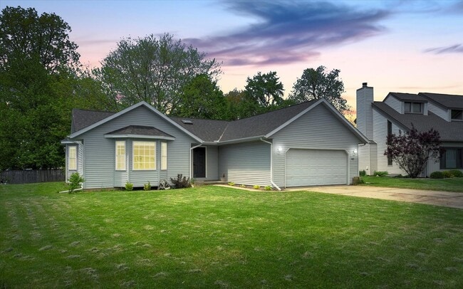 Building Photo - 405 Ridge Rd