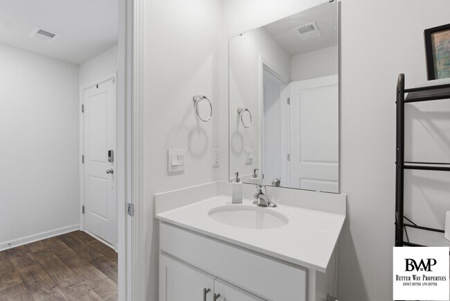 Building Photo - 1054 McKittrick Dr