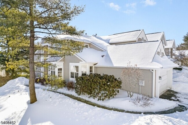 Building Photo - 12 Woodmont Dr