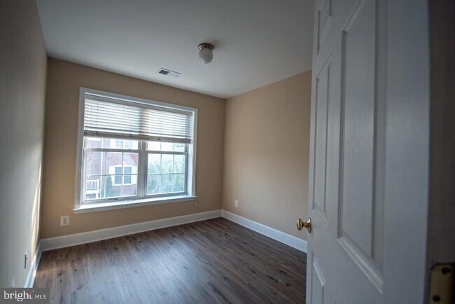 Building Photo - 2444 Terra Cotta Cir