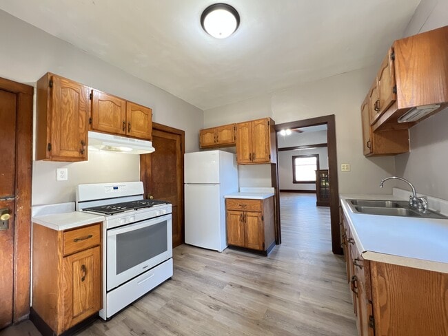 Building Photo - 2501 Central Ave