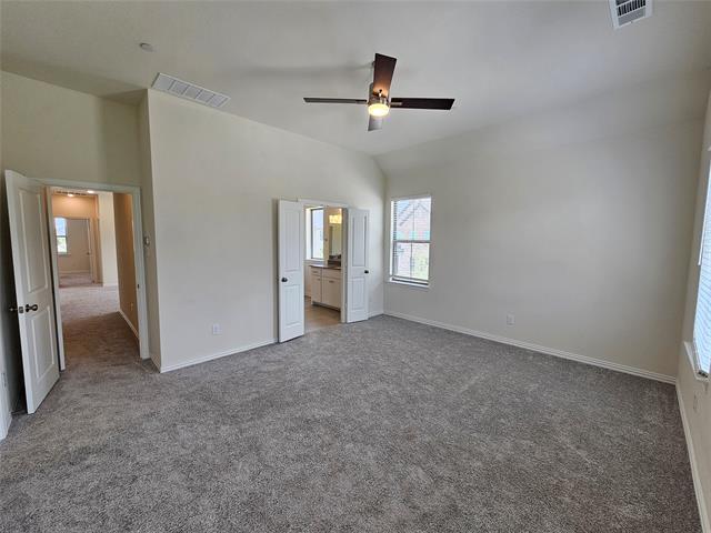 Building Photo - 2800 Jacaranda Dr