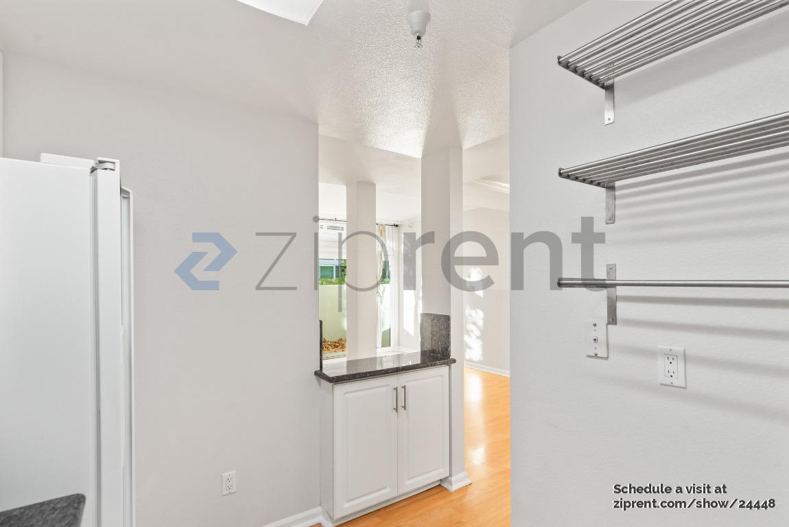 Building Photo - 334 Dunsmuir Terrace