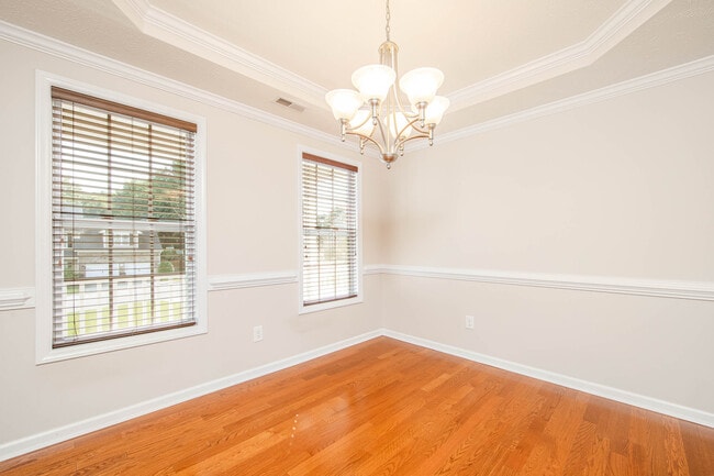 Building Photo - 355 Lockwood Dr